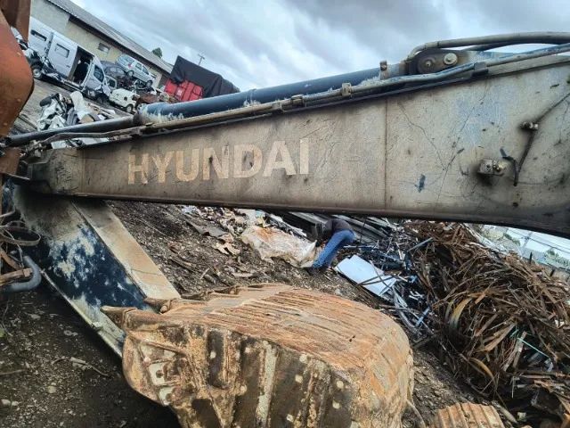 Máquina Escavadeira  Hyundai Robex R220 LC ano 2021 - Foto 4