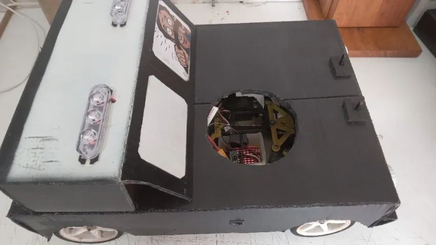 Carrinho elétrico 1/10 com 2 bolhas, rádio controle, completo. - Foto 4