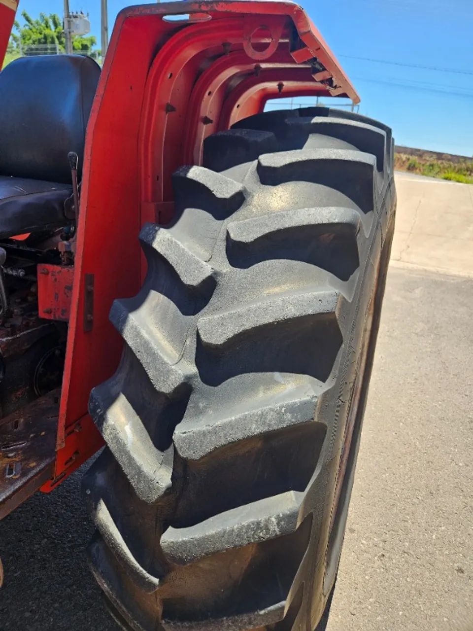 Trator Massey Ferguson modelo 290 4x4, Turbinado, ano 1984, único dono - Foto 4