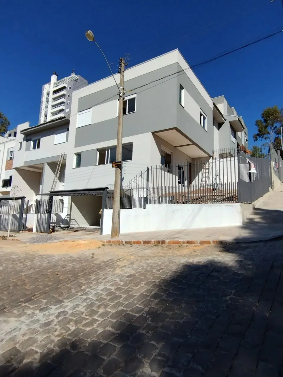 SOBRADO COM 3 DORMITÓRIOS NO BAIRRO COLINA SORRISO EM CAXIAS DO SUL