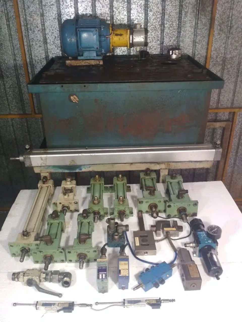 Sistema Hidráulico e Pneumático - Peças para Manutenção Industrial