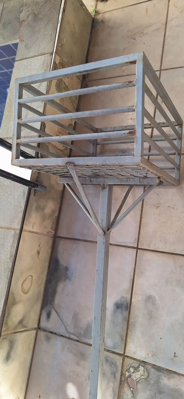 Lixeira de metal