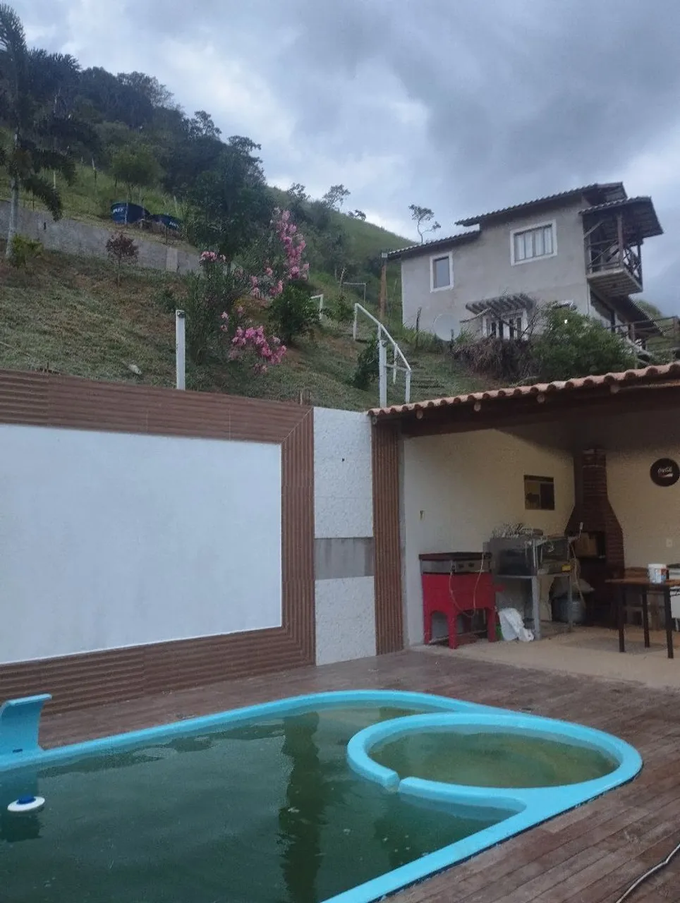 VENDE-SE CHÁCARA EM GUARAPARI.