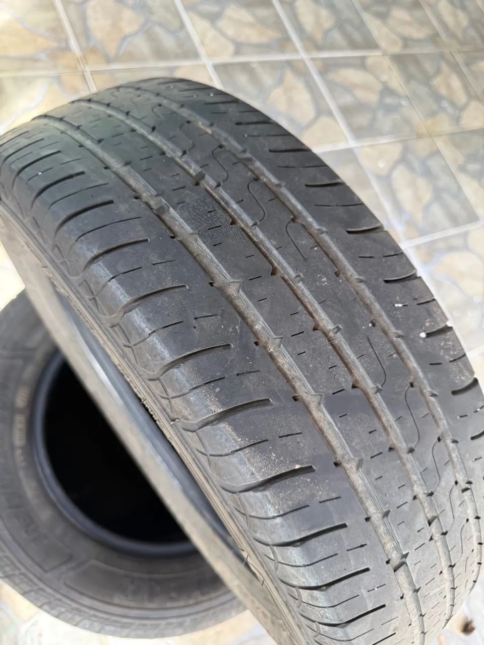 Pneu Goodyear 185/70 R14 