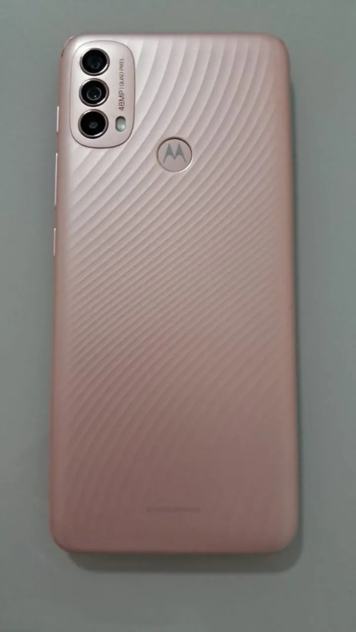 Moto E32 em excelente estado.