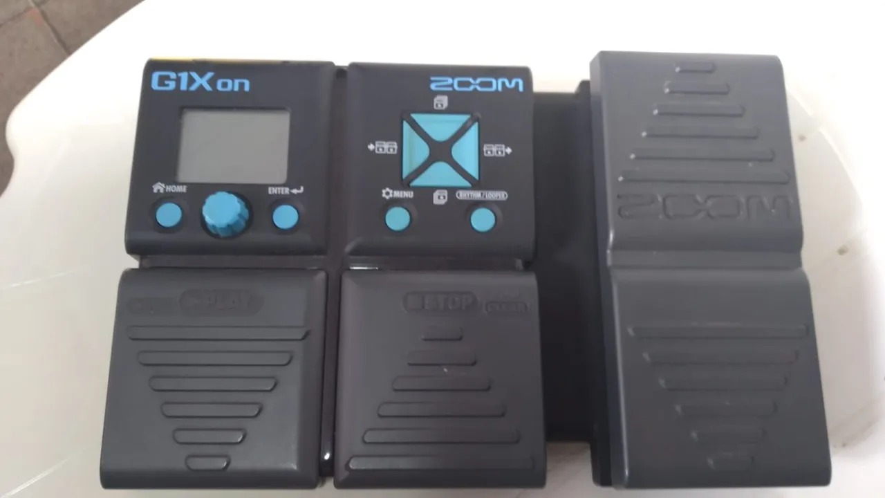 Pedal Zoom G1Xon 200M + Fonte