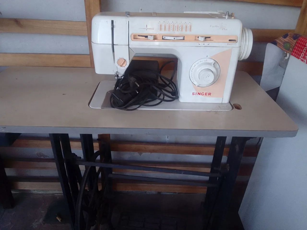 Máquina de costura Singer  - Foto 4