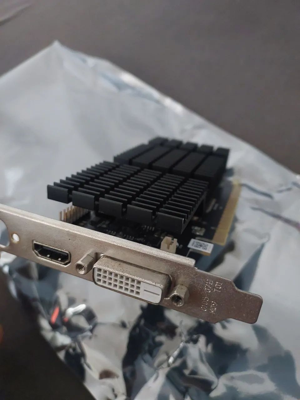 Placa de Vídeo GT 710 2GB DDR3 - Funcionando perfeitamente! - Foto 3