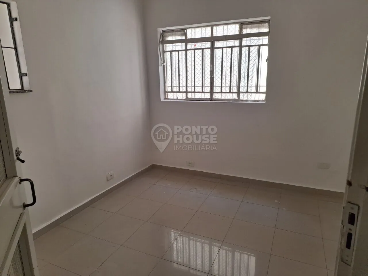 Comercial para locação de 200m² na Vila Mariana com 7 salas e 4 vagas de garagem