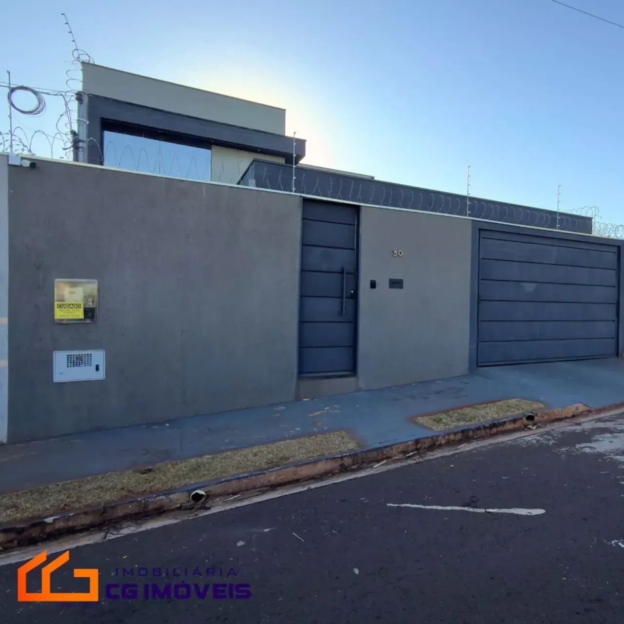 LINDA CASA PROJETO MODERNO COM PISCINA E 2 SUITES