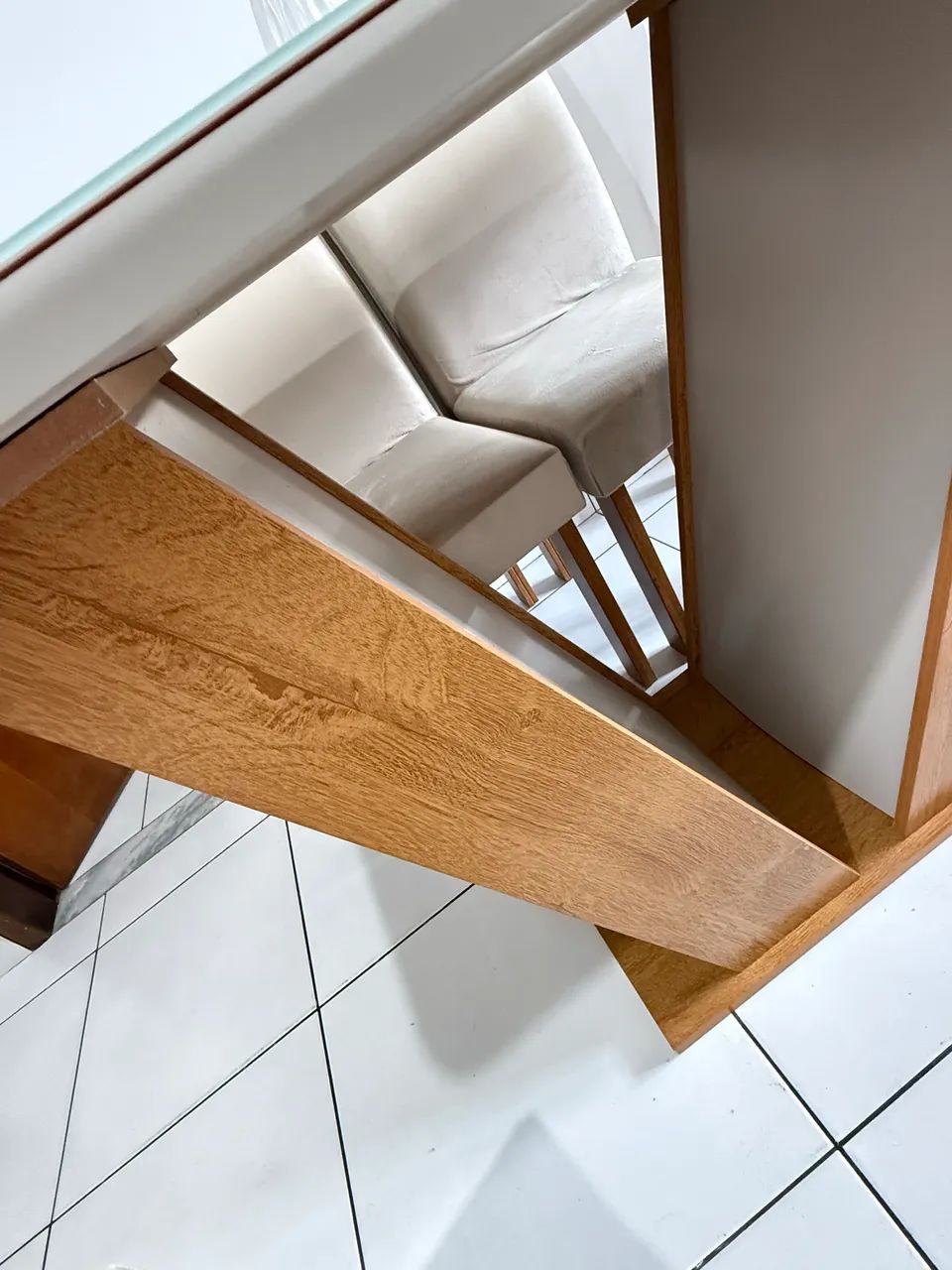 Vendo Mesa com cadeiras 6 lugares - Foto 3