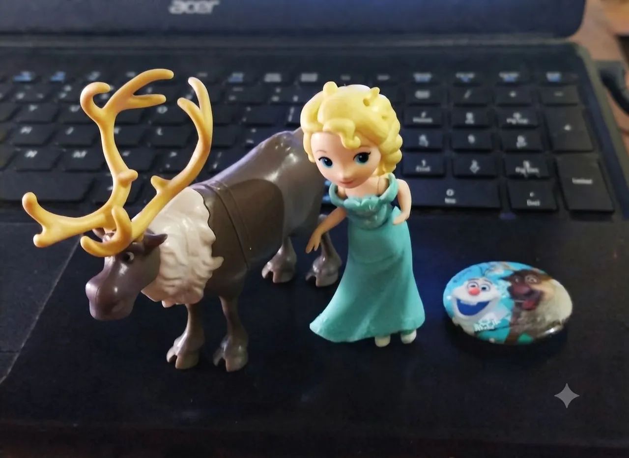 Elsa, Sven e broche original Hasbro 