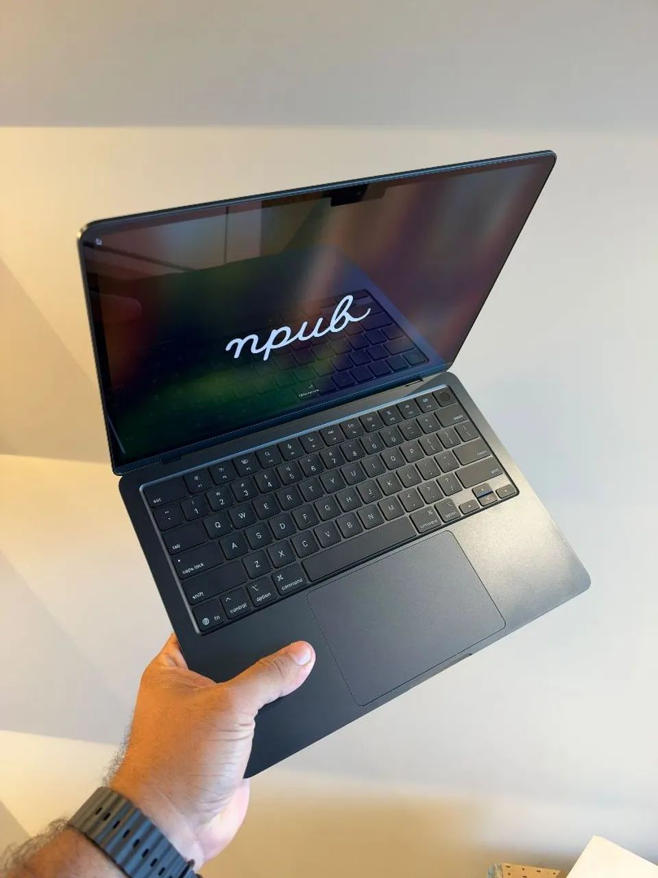 MacBook Air M4 13 polegadas / 256GB SSD 16GB Ram (Midnight) seminovo
