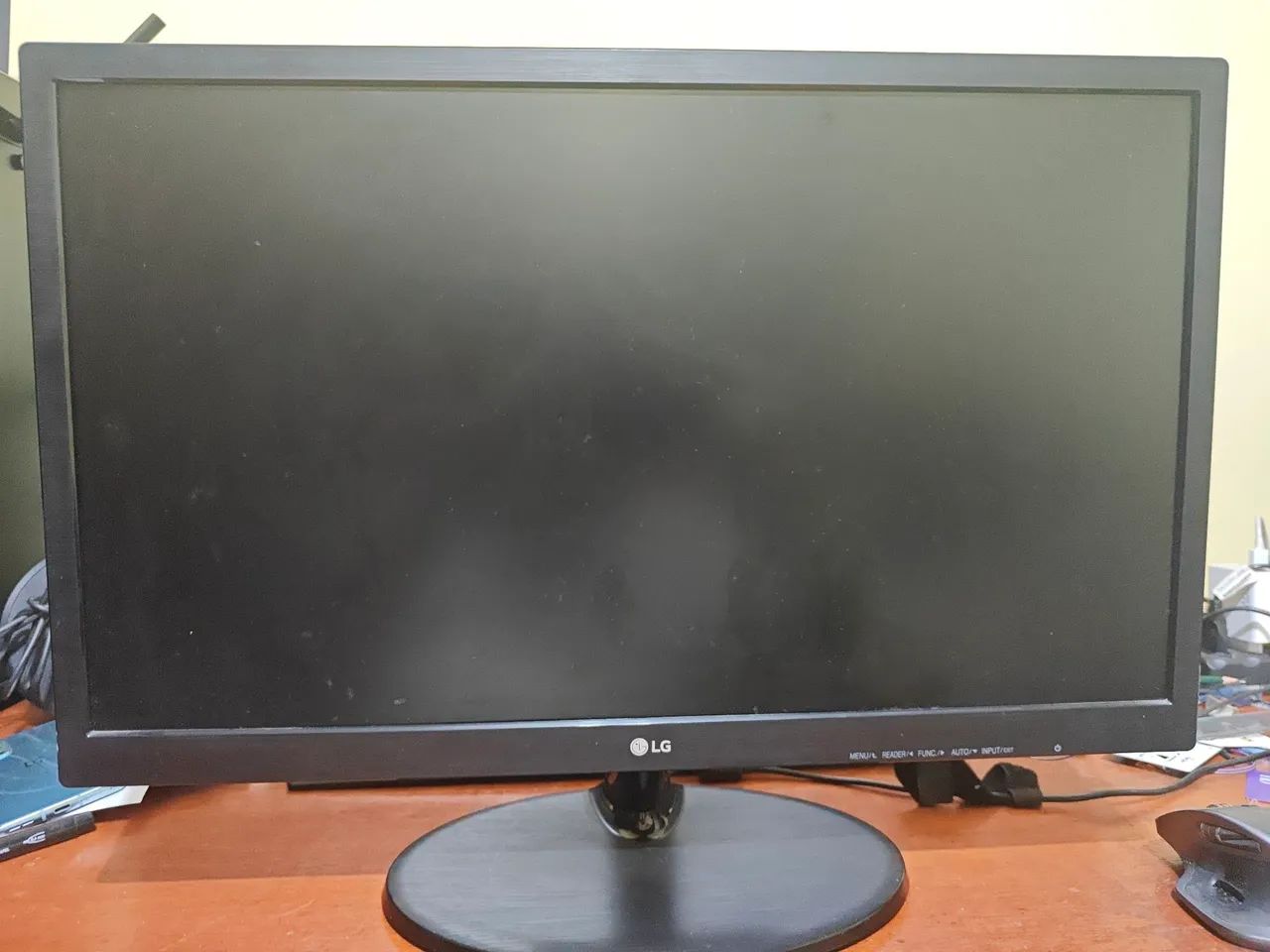 Monitor LG 23,6 polegadas Led HD 24M38H-B