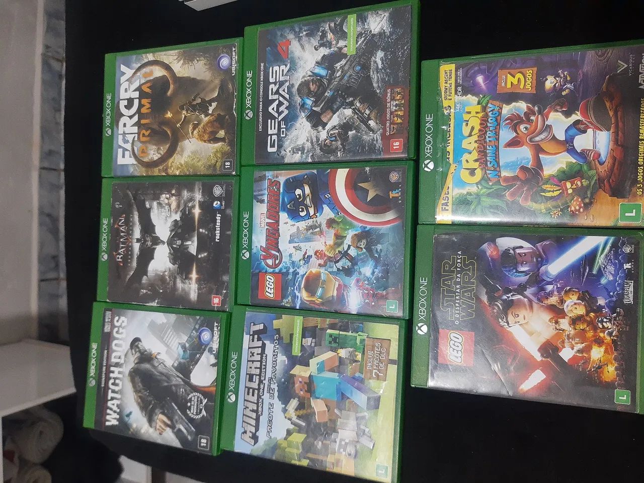 Vende-se Xbox one X usado com 1 controle e 8 jogos físicos 