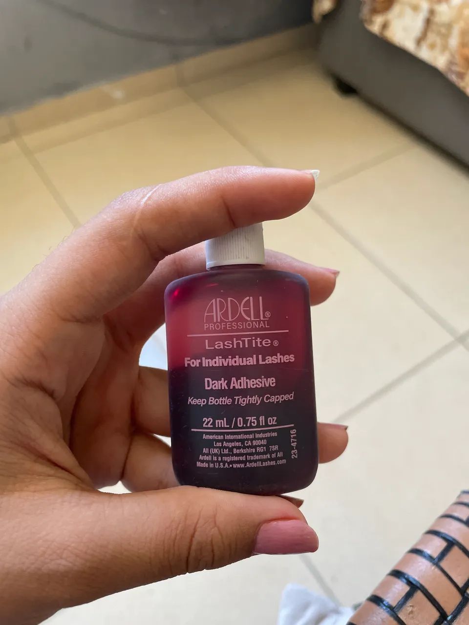 Cola para extensão de cílios 