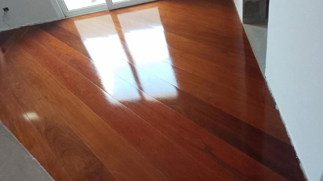 Lixamento em taco e assoalho de madeira laminado e carpete - Foto 5
