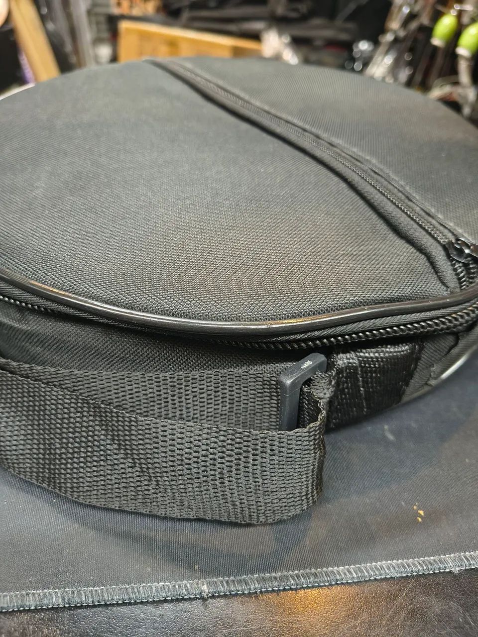 Bag para pandeiro de 10 polegadas acolchoado ótima forração alca tira colo temos outros  - Foto 4