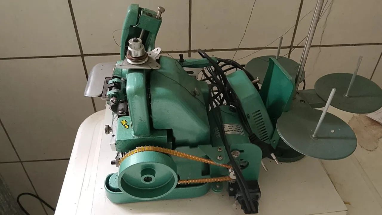 Máquina overloque 