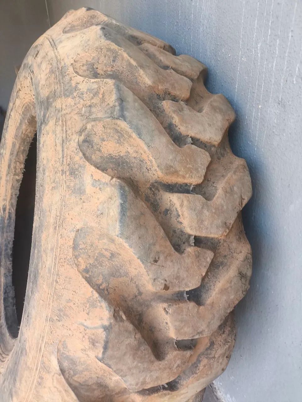 Pneu 15.5-25