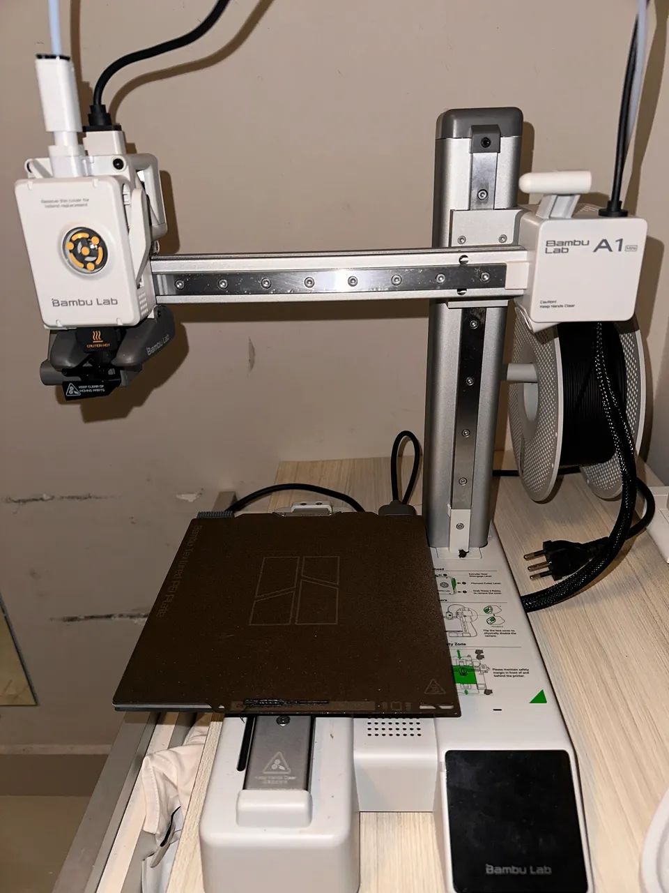 Bambu lab A1 mini 104 horas de uso 