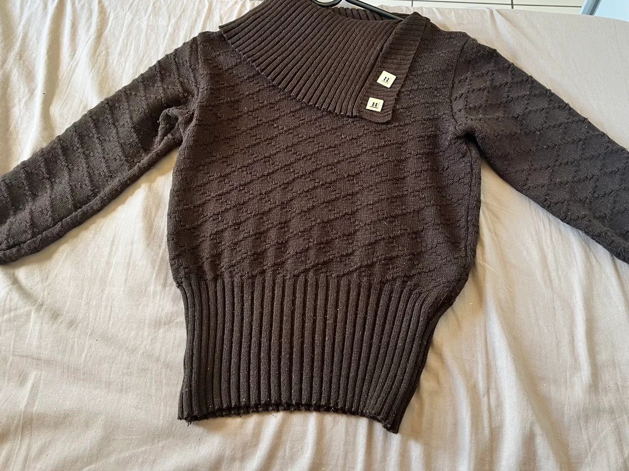 Moletom Vintage marrom acinturado e com gola 