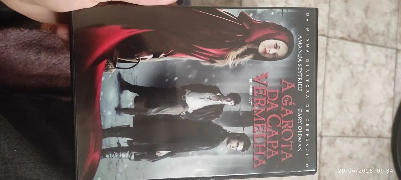 A garota da capa vermelha DVD romance