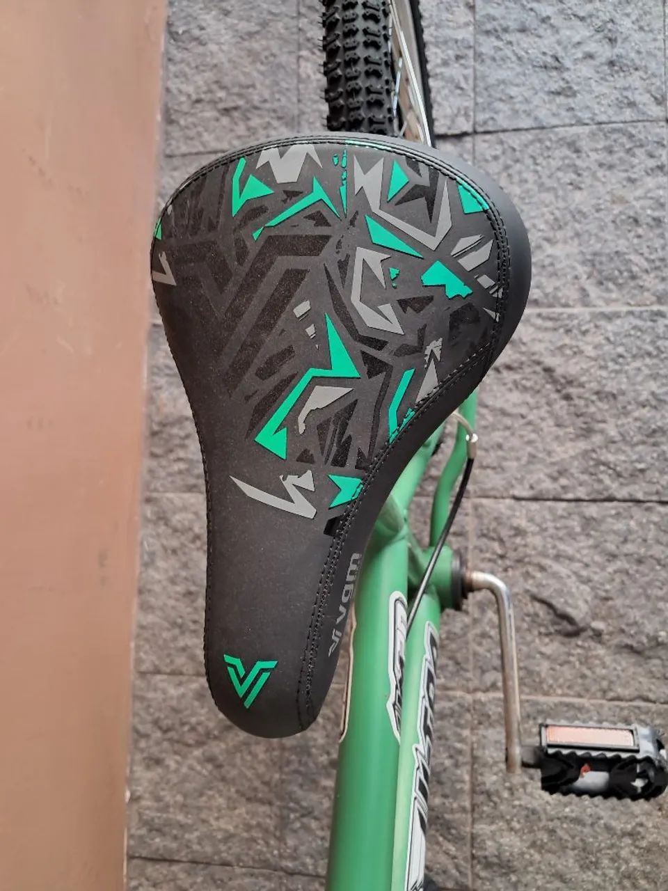 BICICLETA ARO 20 SEMI NOVA VERDE PERFEITO ESTADO - Foto 2