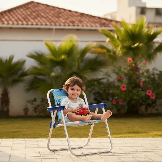 Cadeira Infantil em Alumínio - Barbie e Hot Wheels