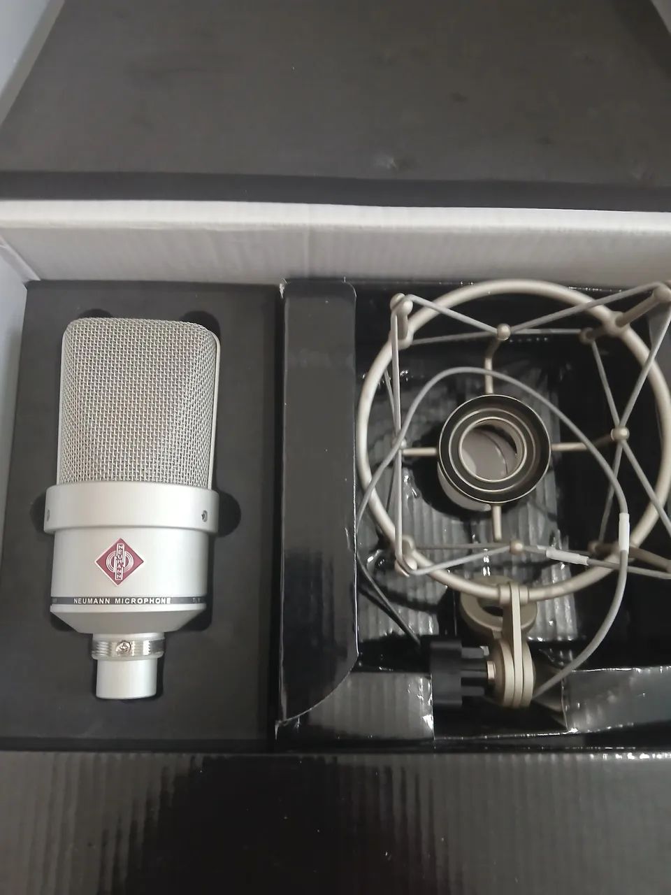 Dois Microfones Neumann TLM 103 condensador  - Foto 2