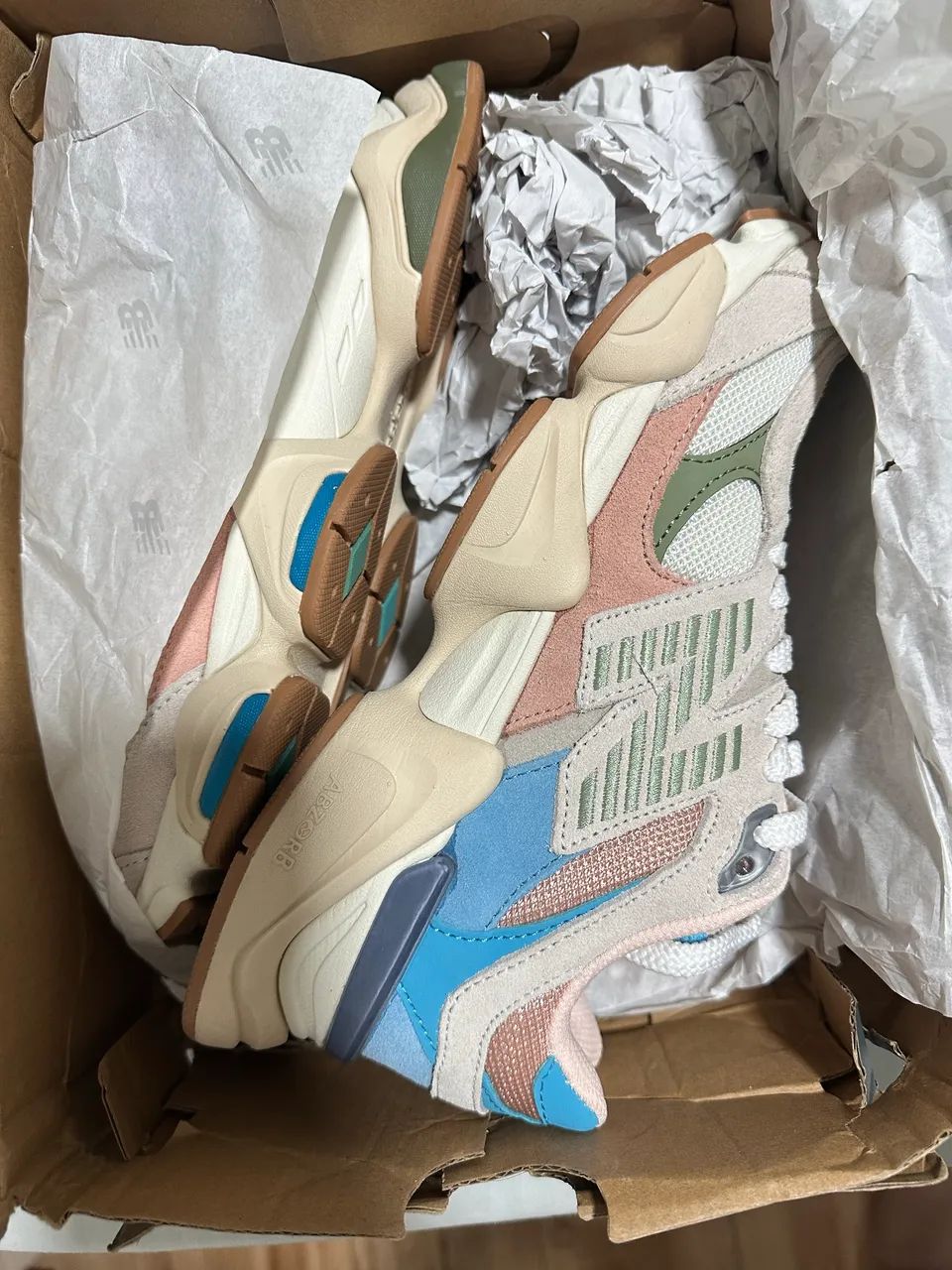 Tênis New Balance 9060 - Foto 4