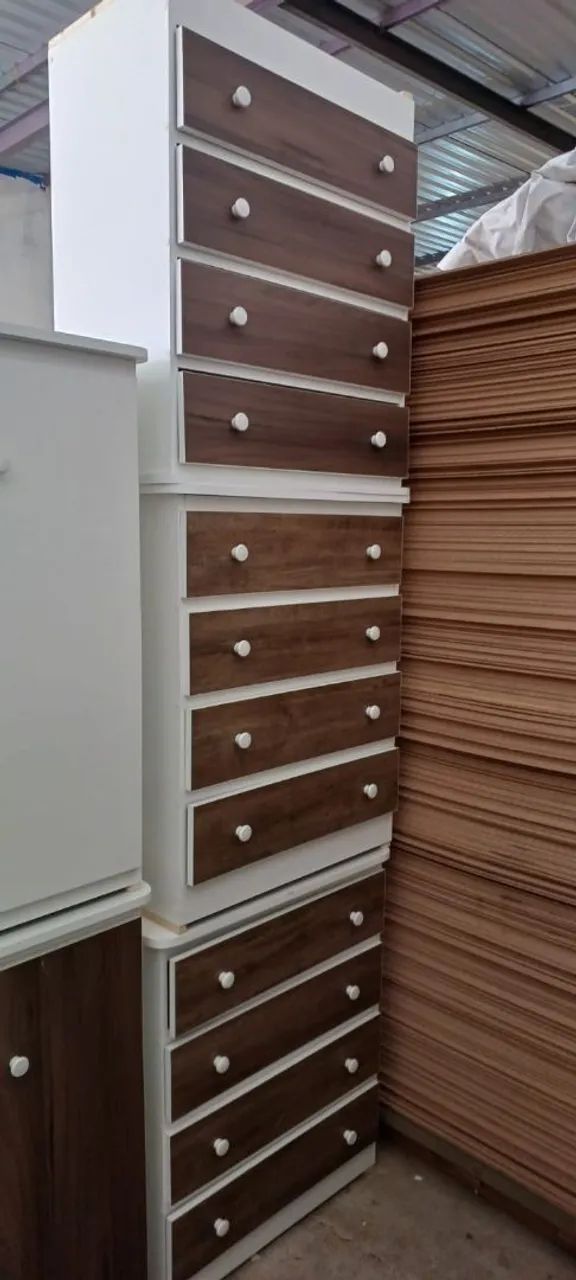Cômoda 4 gavetas 