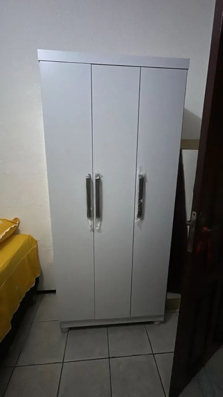 Guarda roupa 3 portas 2 gavetas 