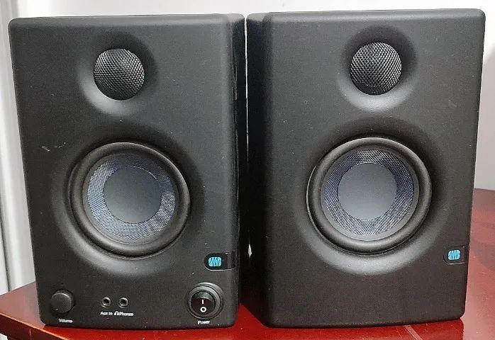 Par de Monitores de Áudio/Referência PreSonus Eris E3.5 | Bivolt
