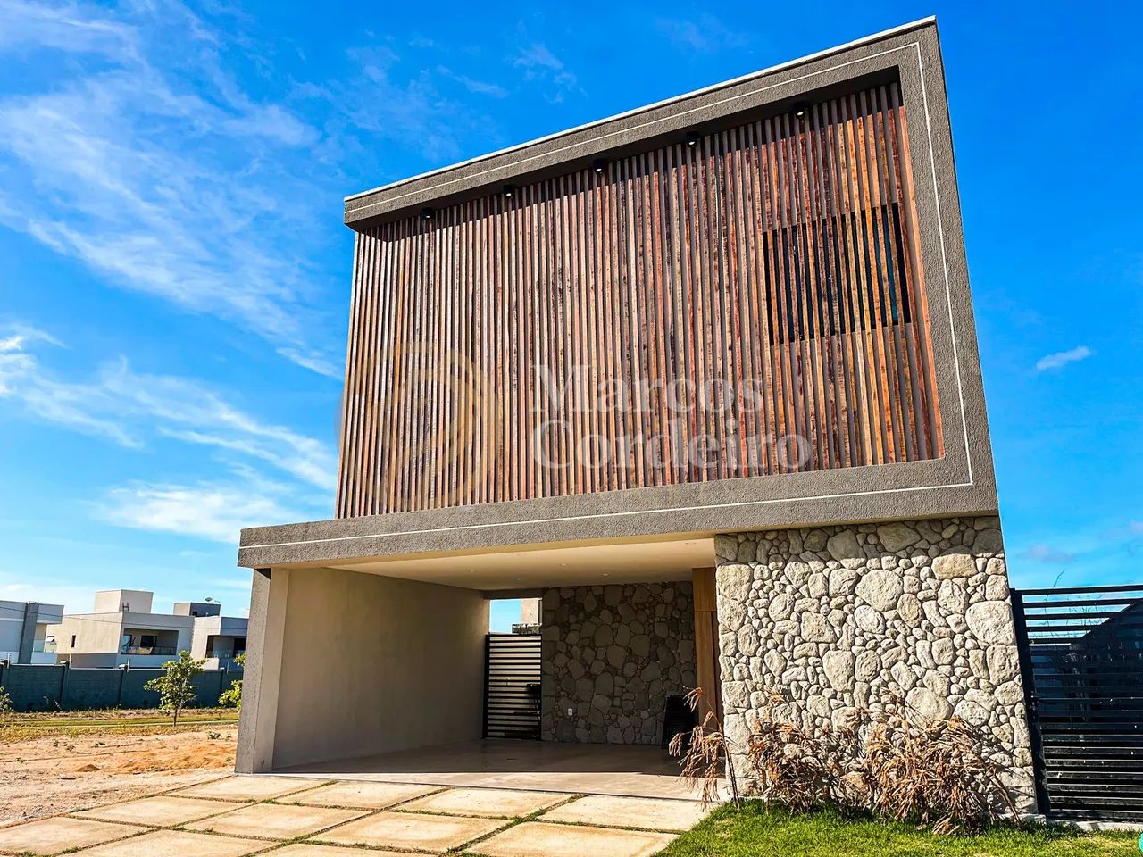 Casa no Terras Alphaville, com rooftop. Cidade alpha- Eusébio