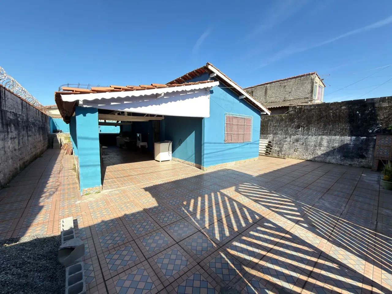 CASA LOTE INTEIRO COM PISCINA - Foto 2