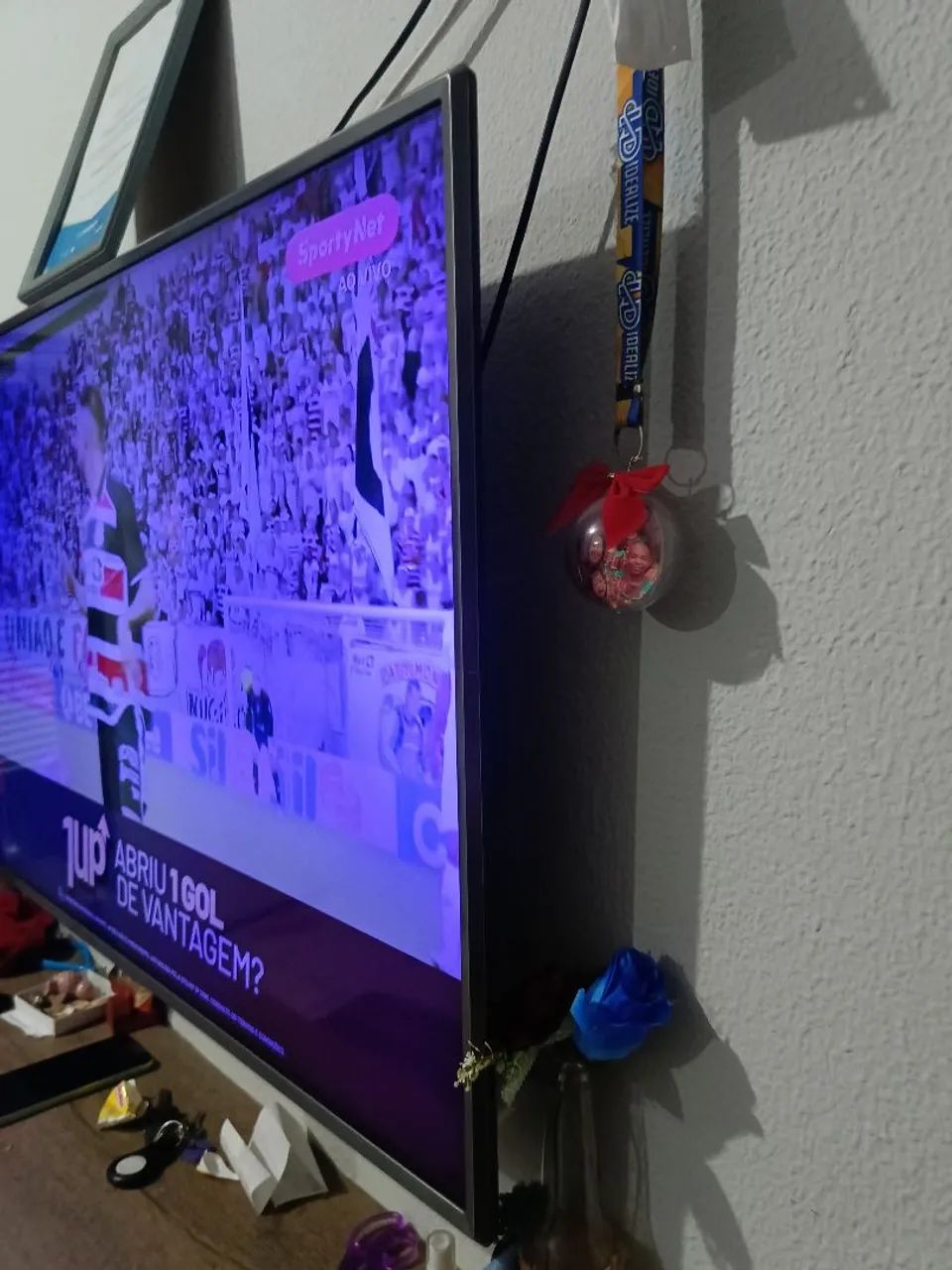 Televisão 50 polegadas junto com rack suspenso  - Foto 2