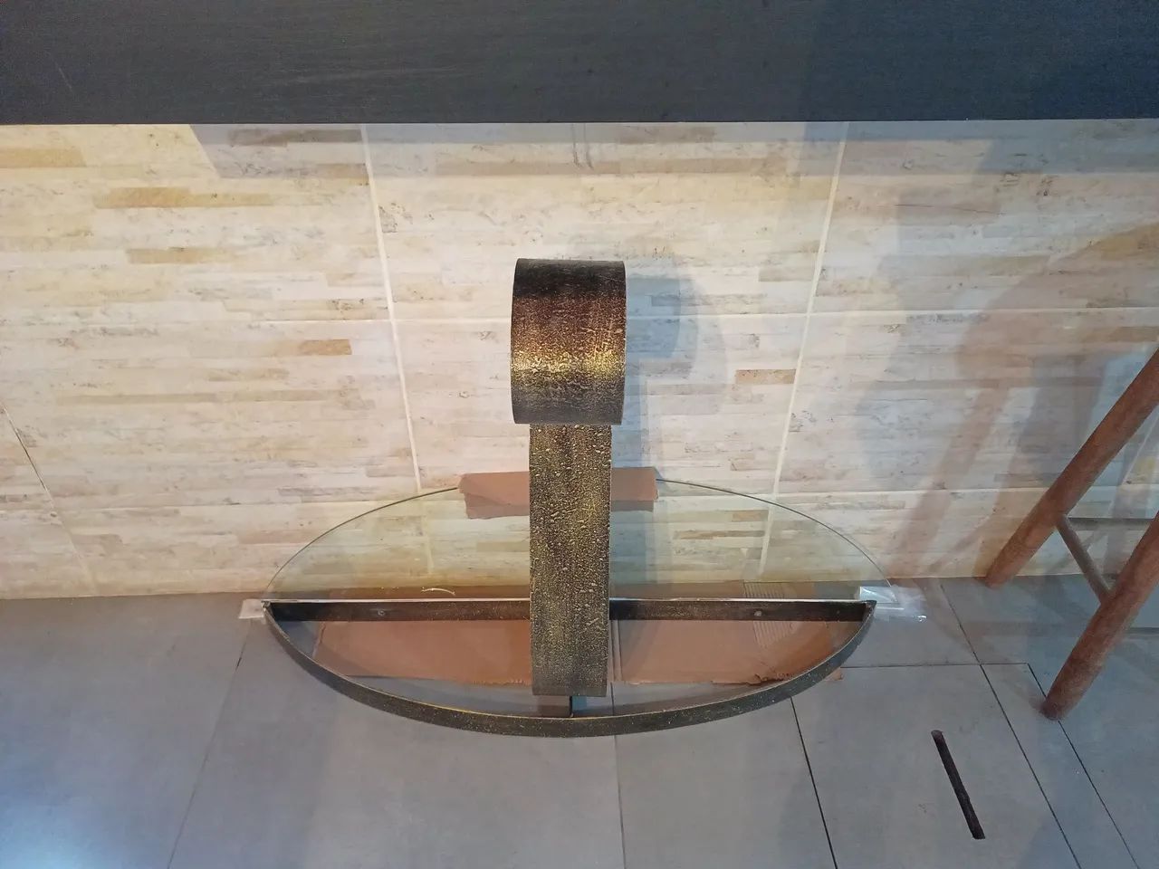 Aparador de metal e tampo de vidro - Foto 3