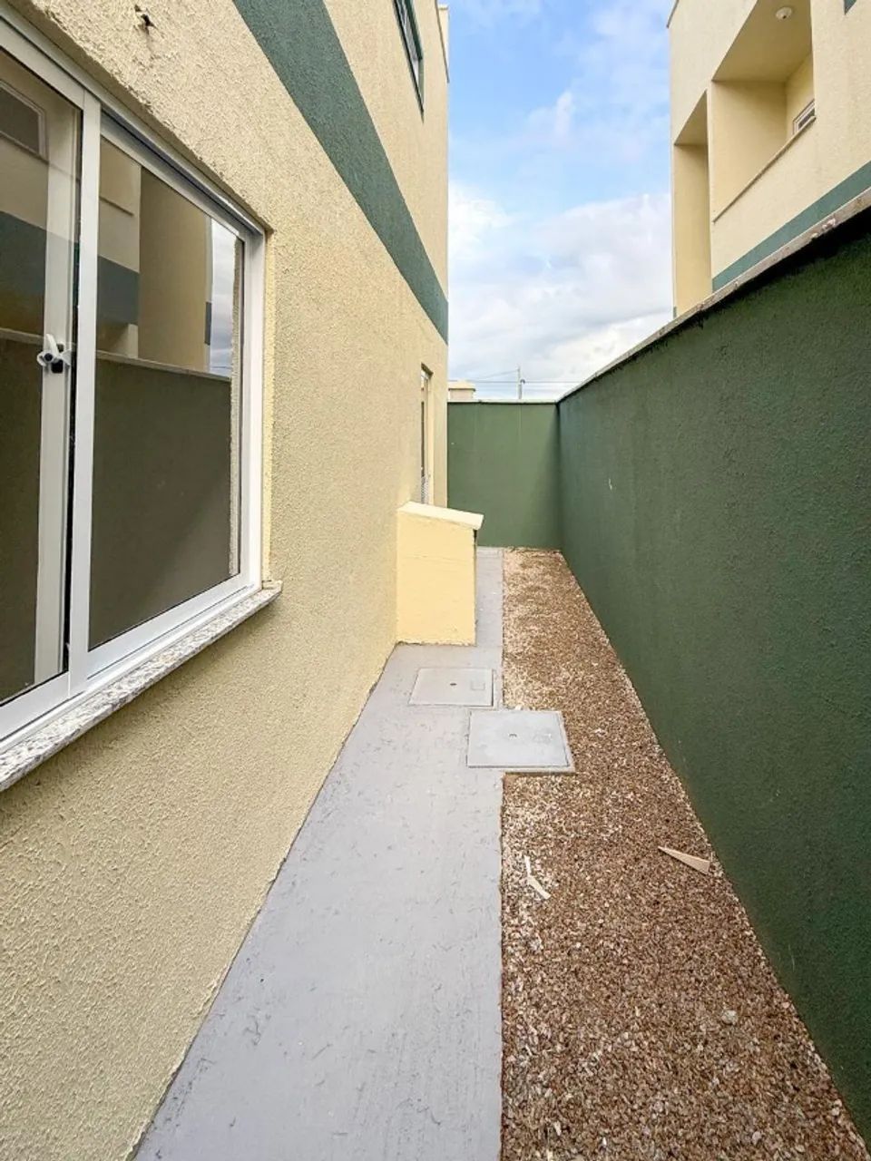 Apartamento 2 Quartos com quintal e varanda - Foto 4