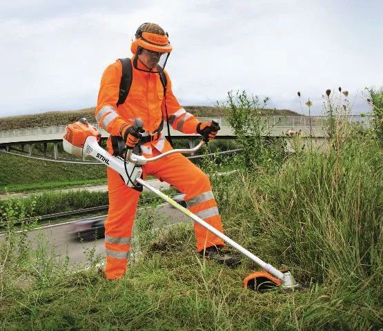 Trabalho com roçagem  - Foto 2