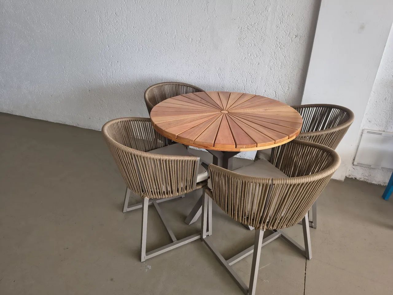 Mesa para área externa - Foto 2