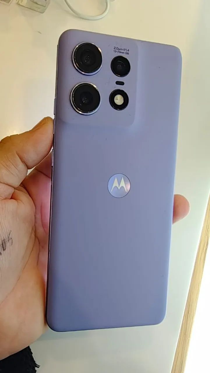 Edge 50 Pro (leia o anúncio)