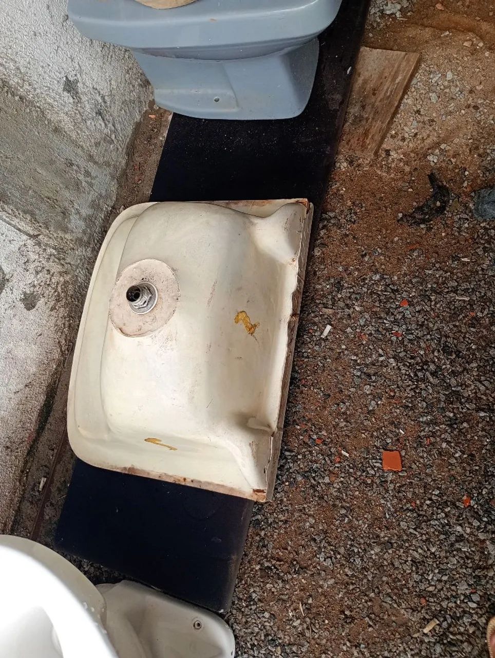 Vendo esse tanque  de larva roupas  - Foto 3