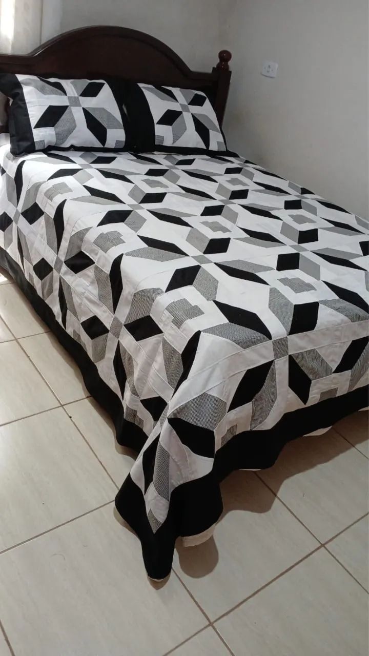Jogo de cama casal Patchwork (colcha + 2 capas de travesseiro) - Foto 2