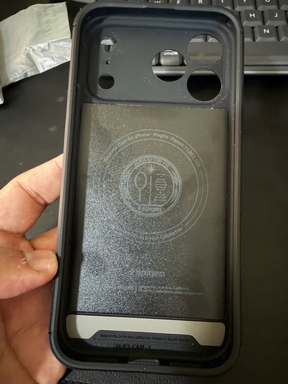 Case Spigen Original para iPhone 17 pro max - Foto 2