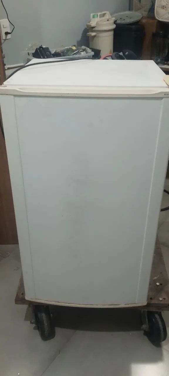 Frigobar eletrolux 120l