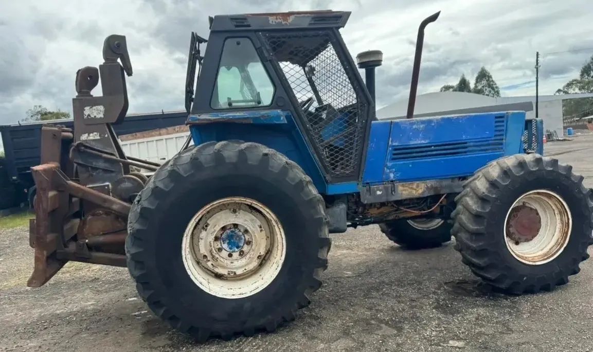 Trator New Holland  - Foto 3