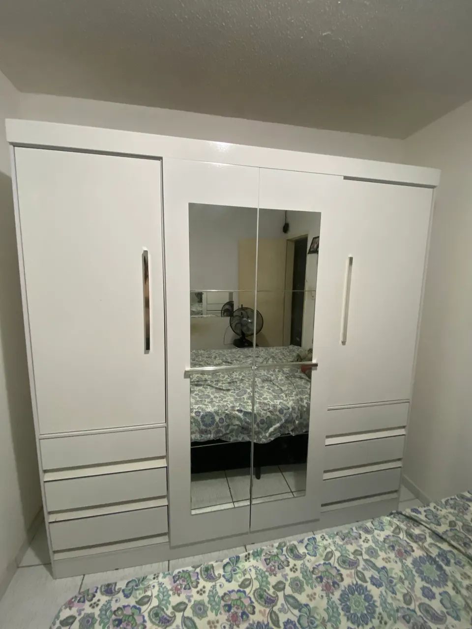 GUARDA ROUPA