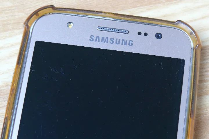 Samsung Galaxy J5  - Foto 5