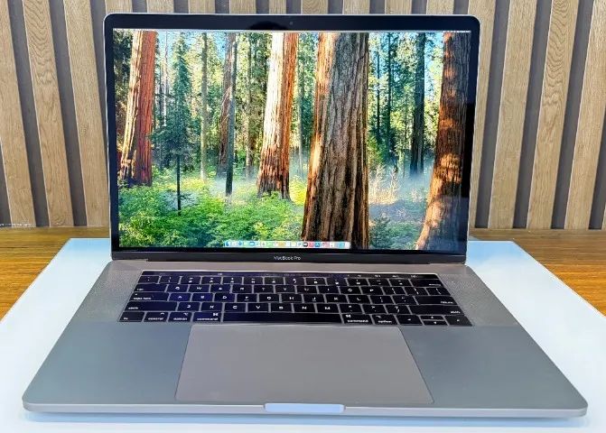 MacBookPro15インチ2019A1990 i7 16GBSSD256GB MacBook PRO 2019 A1990 15.4 Pol Touch Bar I7 2.2g Mem 16gb